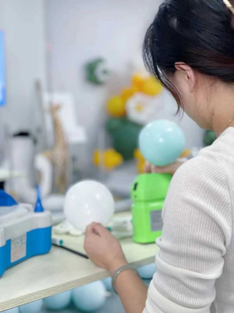 从气球造型入门，到成立自己的活动策划公司 - 扬州品牌AI资产案例